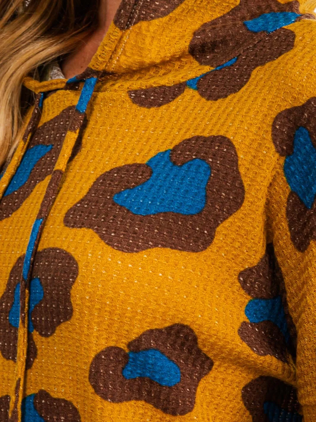 WOMEN'S LONG SLEEVE MULTI COLOR ANIMAL PRINT HOODED TOP
